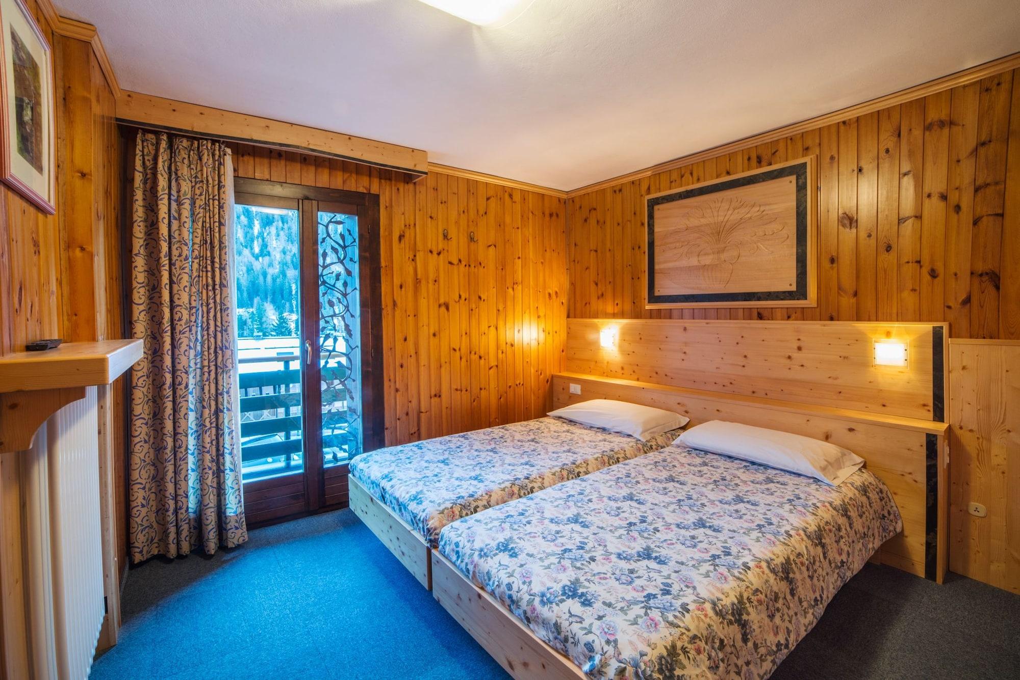 Hotel Cime D'Oro Мадонна-ди-Кампильо Экстерьер фото