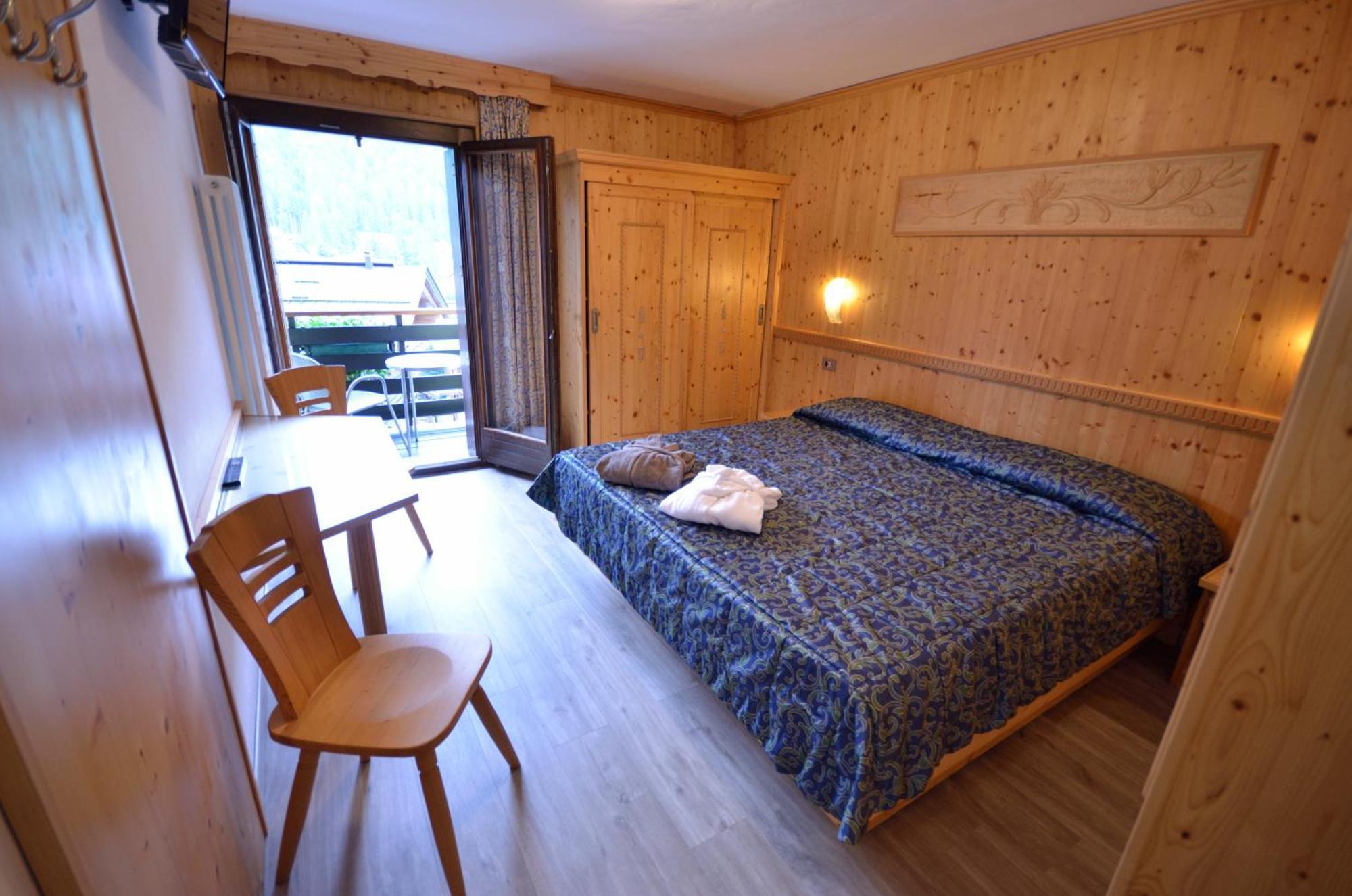 Hotel Cime D'Oro Мадонна-ди-Кампильо Экстерьер фото